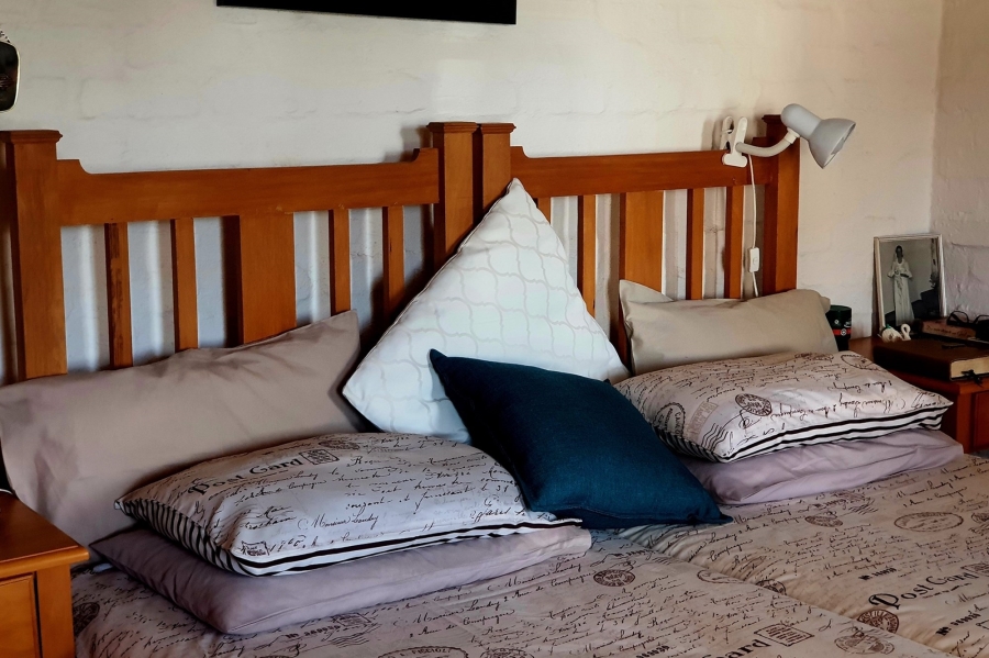 4 Bedroom Property for Sale in Boggomsbaai Western Cape